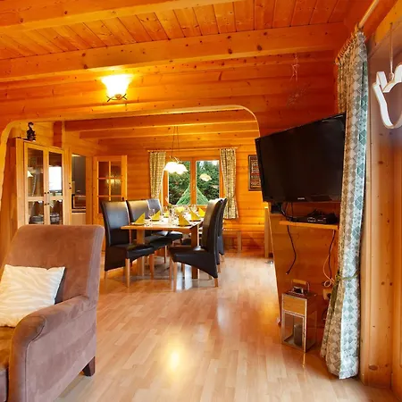 度假居 Holzhaus Zum Radekopf Mit Whirlpool 梅德巴赫